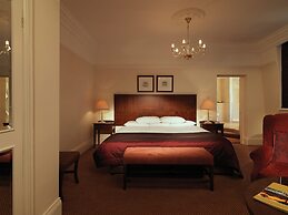 Macdonald Burlington Hotel