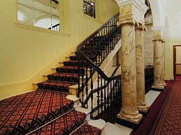 Macdonald Burlington Hotel