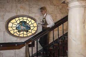 Macdonald Burlington Hotel