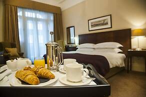 Macdonald Burlington Hotel