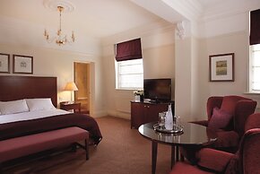 Macdonald Burlington Hotel