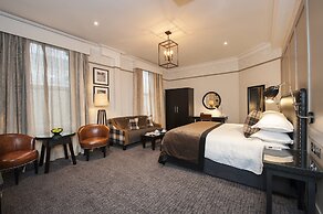 Macdonald Burlington Hotel