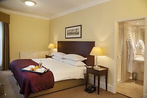 Macdonald Burlington Hotel