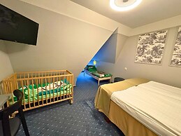 Crystal Plaza Hotel