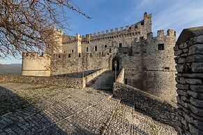 Castello Orsini Hotel