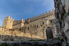 Castello Orsini Hotel