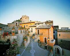 Castello Orsini Hotel