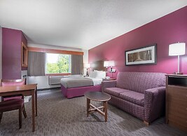 AmericInn by Wyndham Baldwin