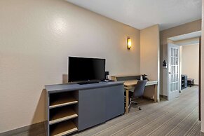 Sonesta Essential IAH Airport JFK Boulevard