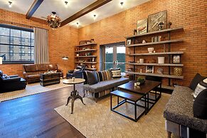 Renaissance Minneapolis Hotel, The Depot