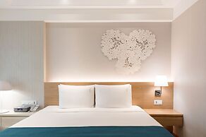 Holiday Inn Bangkok by IHG