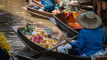 Holiday Inn Bangkok by IHG