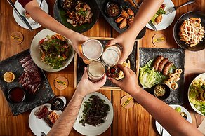 Holiday Inn Bangkok by IHG