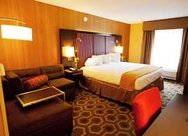 Holiday Inn Express and Suites Vineland Millville by IHG