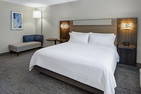 Holiday Inn Express and Suites Vineland Millville, an IHG Hotel