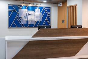 Holiday Inn Express and Suites Vineland Millville by IHG