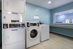 Holiday Inn Express and Suites Vineland Millville by IHG