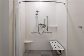 Holiday Inn Express and Suites Vineland Millville by IHG