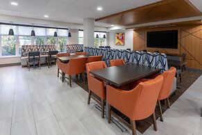 Holiday Inn Express and Suites Vineland Millville by IHG