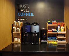 Holiday Inn Express and Suites Vineland Millville by IHG