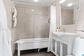 Best Western Plus Edward Hotel