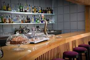 Senator Parque Central Hotel