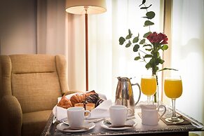 Senator Parque Central Hotel