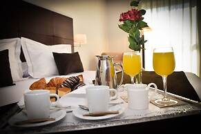 Senator Parque Central Hotel