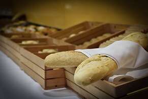 Senator Parque Central Hotel