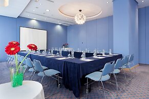 Senator Parque Central Hotel