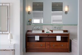 Casa Madrona Hotel & Spa