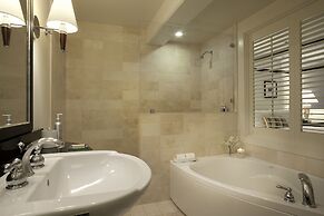 Casa Madrona Hotel & Spa
