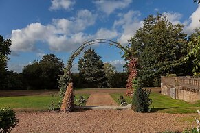 Oatlands Park Hotel
