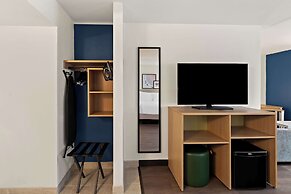 Spark by Hilton Wichita East