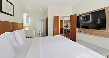 Best Western Plus Hannaford Inn & Suites