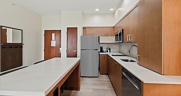 Best Western Plus Hannaford Inn & Suites