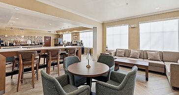 Best Western Plus Hannaford Inn & Suites