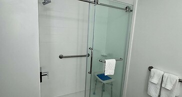 Best Western Plus Hannaford Inn & Suites