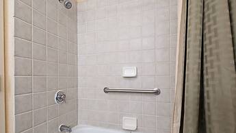 Best Western Plus Hannaford Inn & Suites