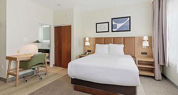 Best Western Plus Hannaford Inn & Suites