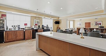 Best Western Plus Hannaford Inn & Suites