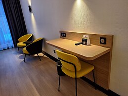 B&B HOTEL Mons Centre