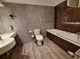 B&B HOTEL Mons Centre