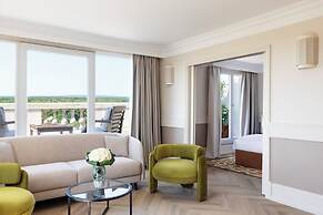 InterContinental Chantilly Chateau Mont Royal by IHG