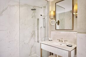 The College Green Hotel Dublin, Autograph Collection