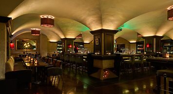 The College Green Hotel Dublin, Autograph Collection