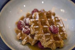 The College Green Hotel Dublin, Autograph Collection