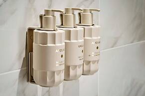 The College Green Hotel Dublin, Autograph Collection