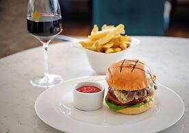 The College Green Hotel Dublin, Autograph Collection