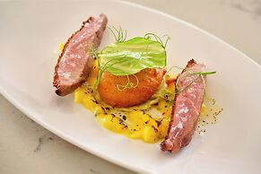 The College Green Hotel Dublin, Autograph Collection